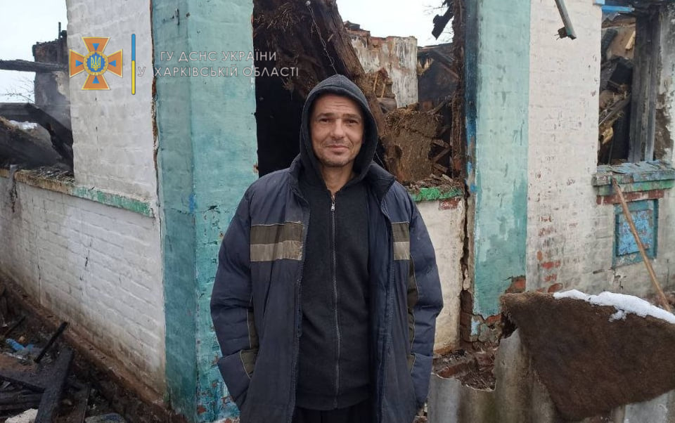 На Харківщині сусід врятував трьох дітей та жінку з палаючого будинку