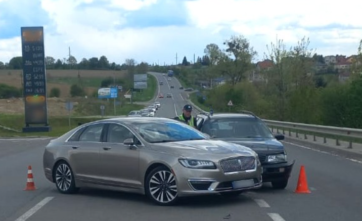 Поблизу Львова внаслідок ДТП постраждали бабуся та 5-річний хлопчик