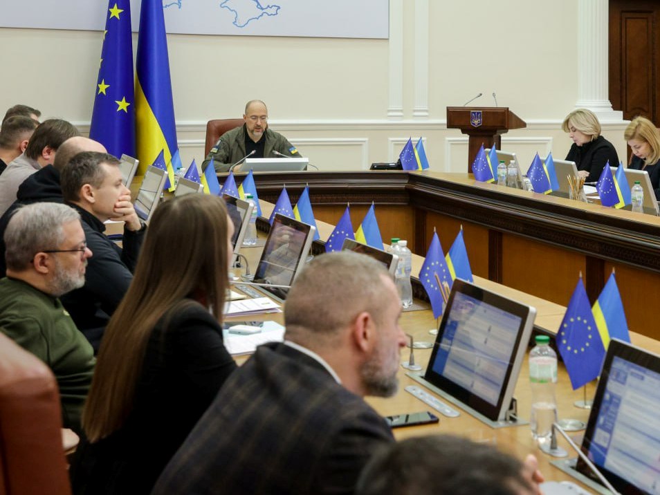 Україна цього року планує в шість разів збільшити виробництво зброї, – Шмигаль