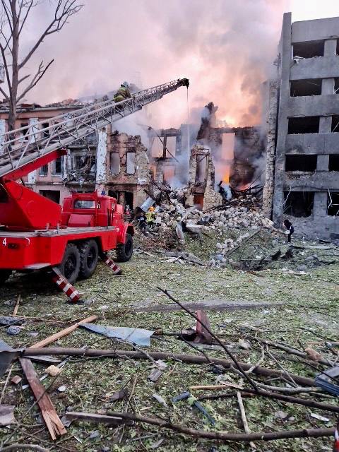 У Миколаєві завершили розбирати завали: загинуло літнє подружжя