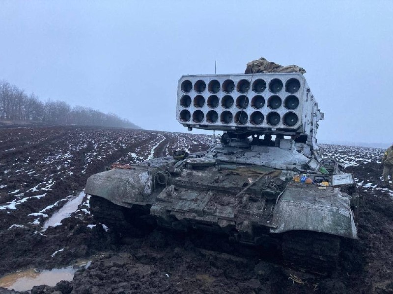 Сумська ОДА вимагає зброї та Байрактарів: заходять величезні колони важкої техніки