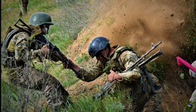 Бойовики тричі порушували режим припинення вогню на Донбасі: є поранені