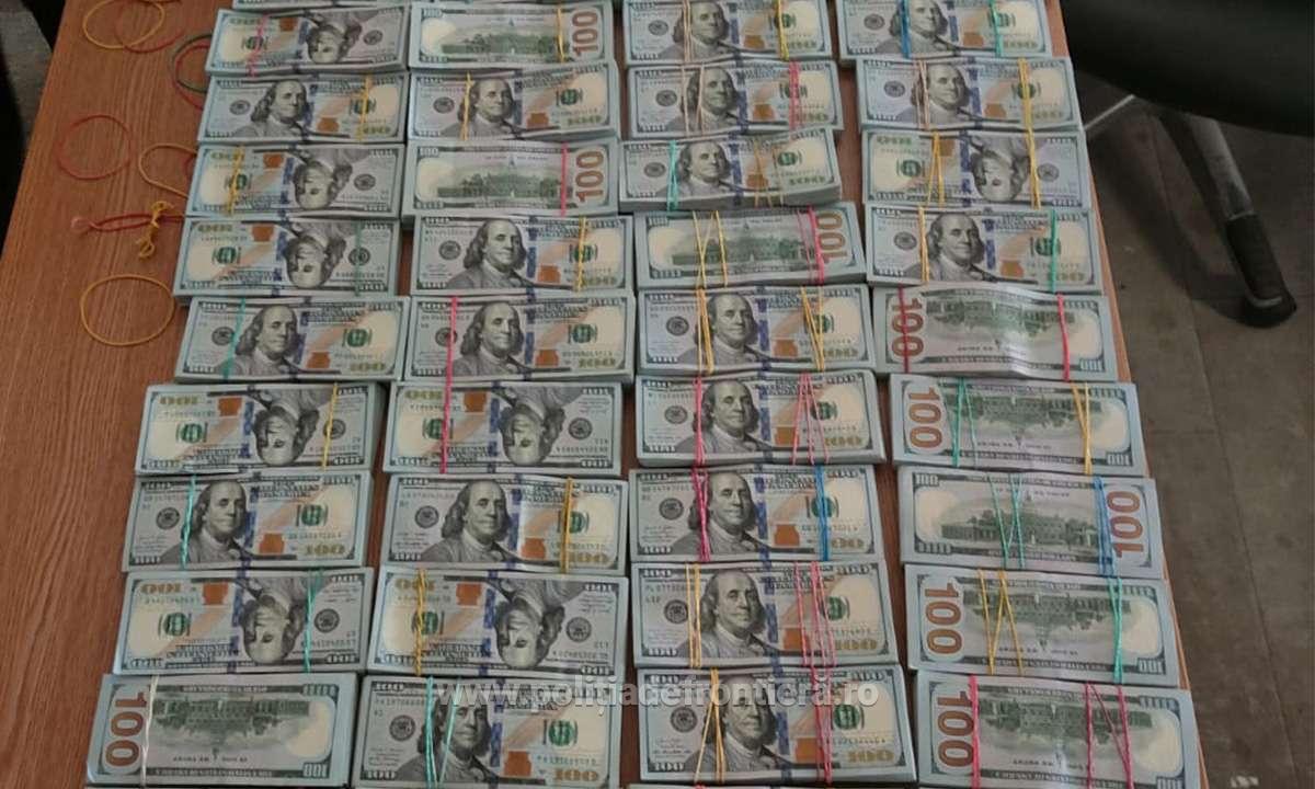 Подружжя намагалося вивезти з України до Румунії майже 1,5 млн доларів готівкою