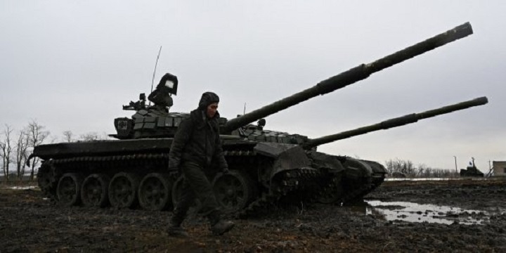 Оприлюднено відео відведення російської техніки від кордонів України