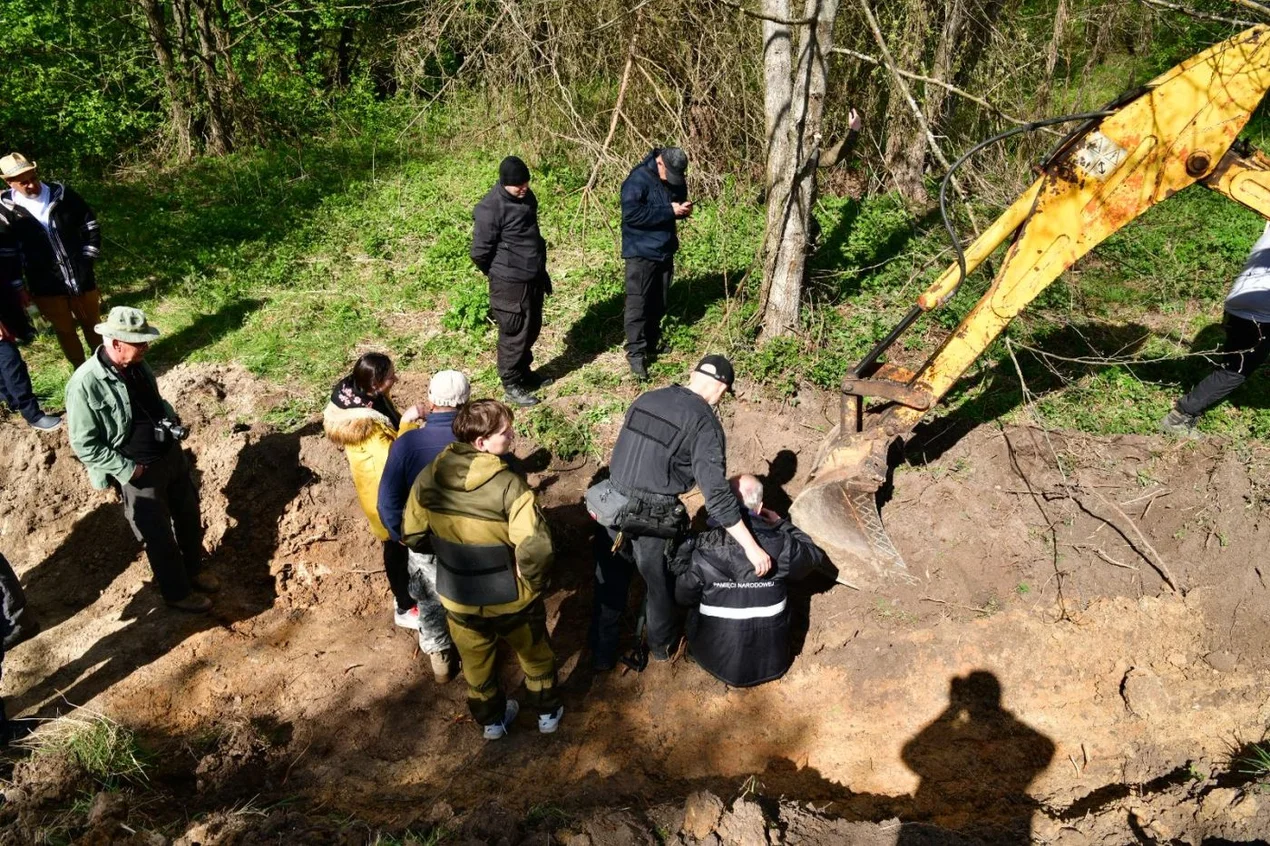 На Волині під час пошуків виявили невідому братську могилу