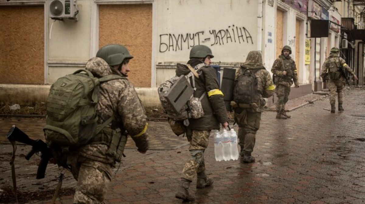 Динамічні бої на користь України. Як оцінюють ситуацію в Бахмуті в ЗСУ