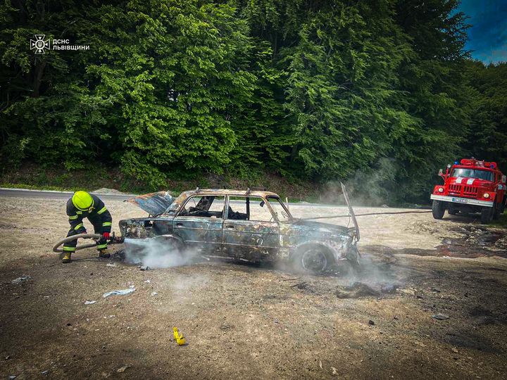 На Львівщині минулої доби горіли три автомобілі
