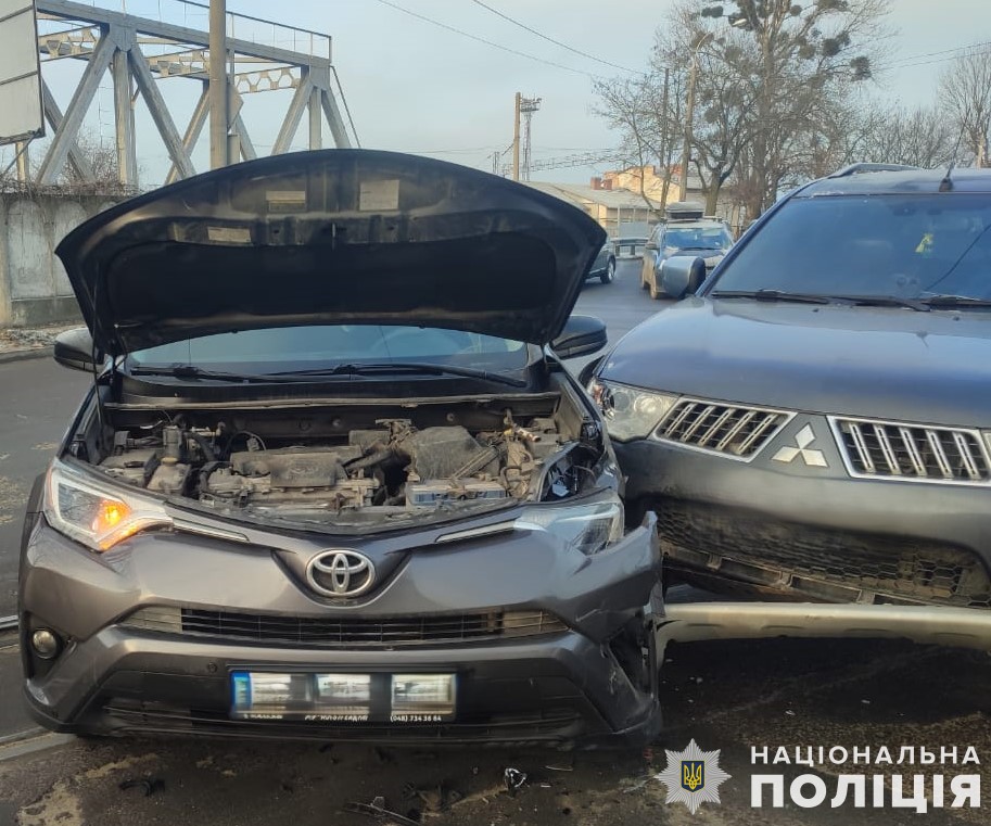 У Львові на перехресті не розминулися два кросовери