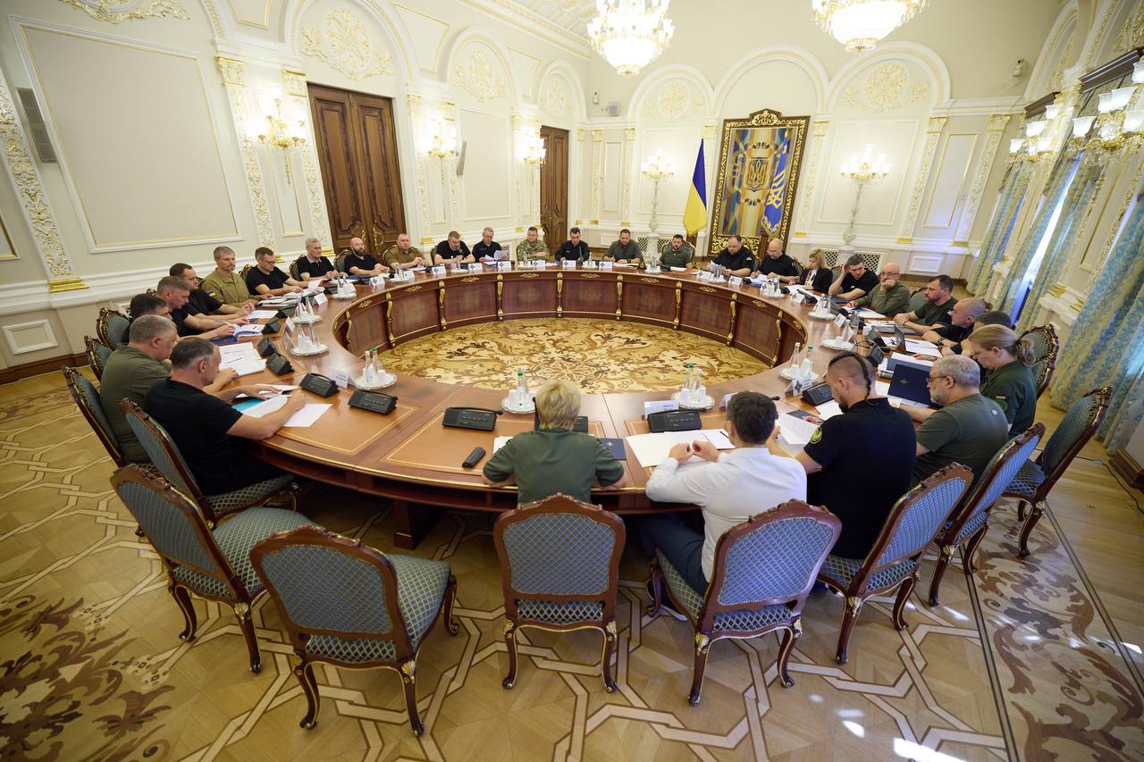 Зеленський провів засідання РНБО. Ухвалили рішення щодо військово-лікарських комісій