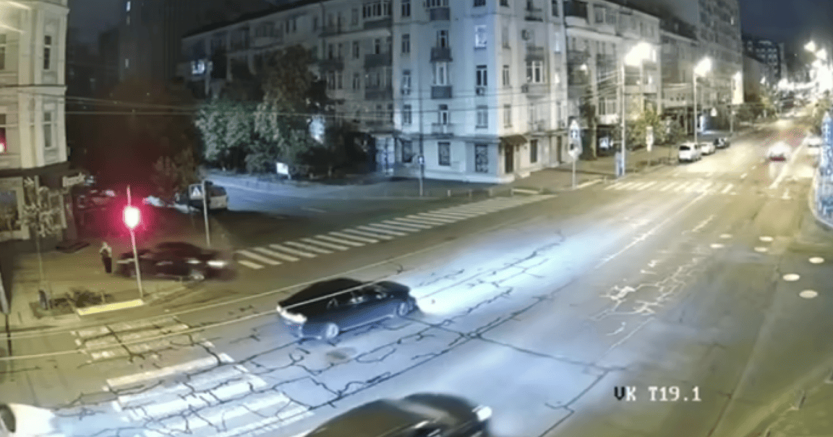У Києві працівник прокуратури збив жінку на пішохідній зоні та втік з місця ДТП (відео)