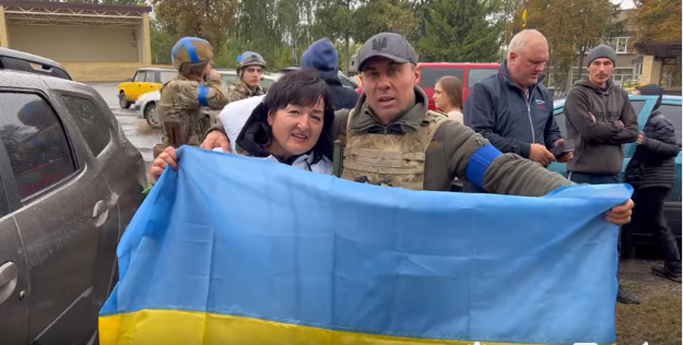 Козача Лопань - під контролем ЗСУ. Як мешканці зустрічають захисників