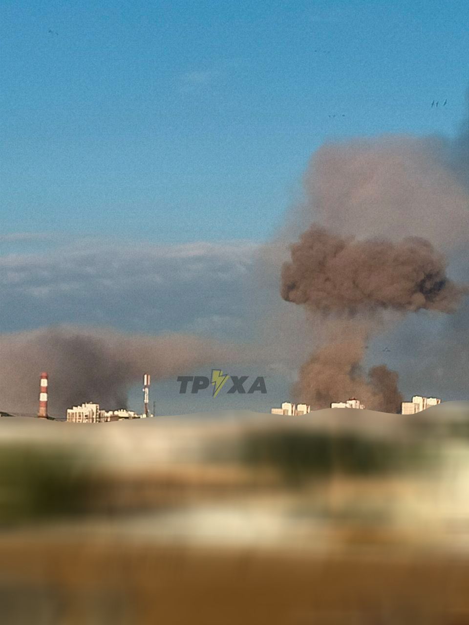 Київ атакували ракетами: вцілили у 9-поверхівку. Під завалами є люди. Оновлено