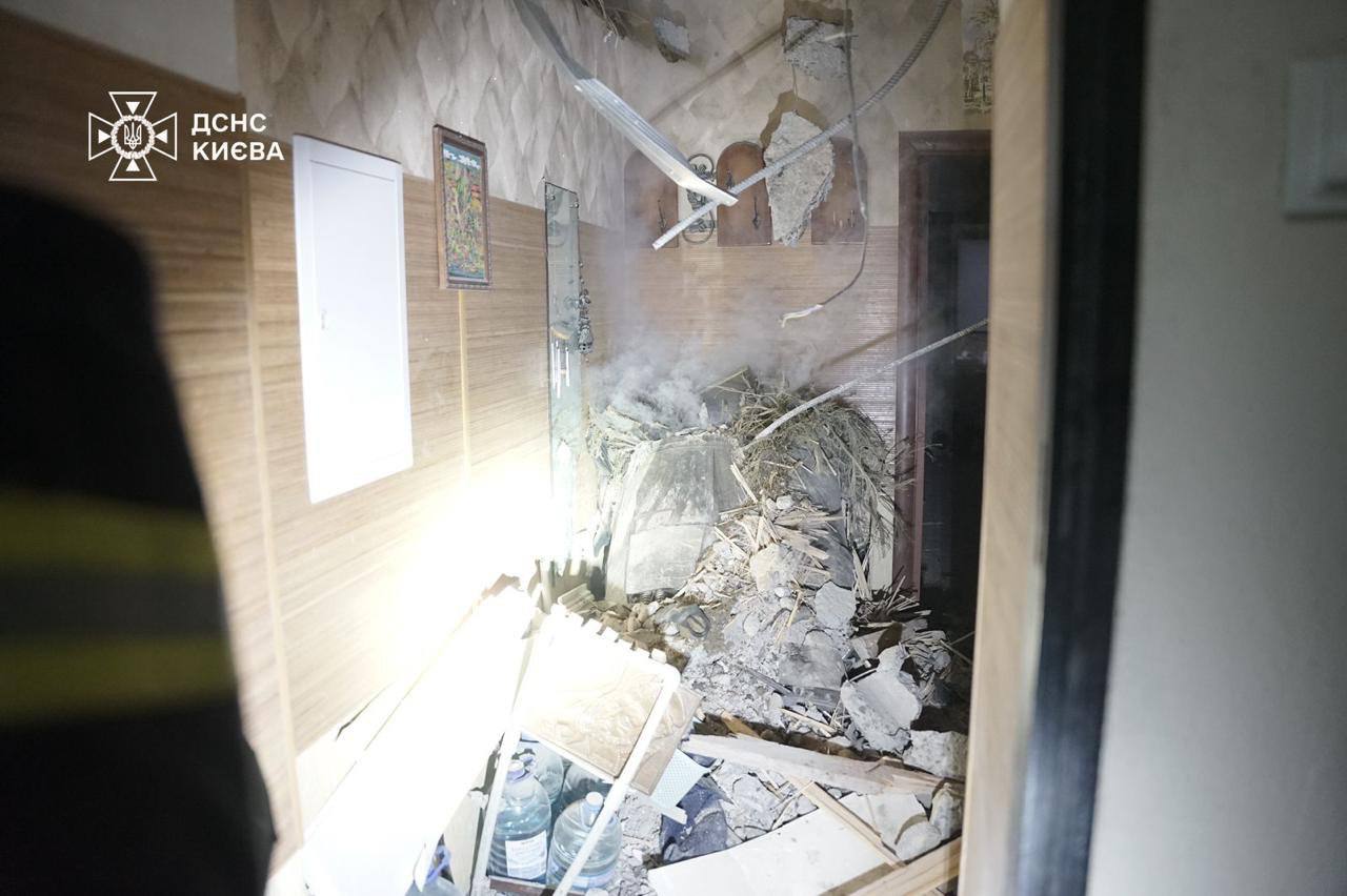 Вибухи у Києві: з'явилися фото наслідків