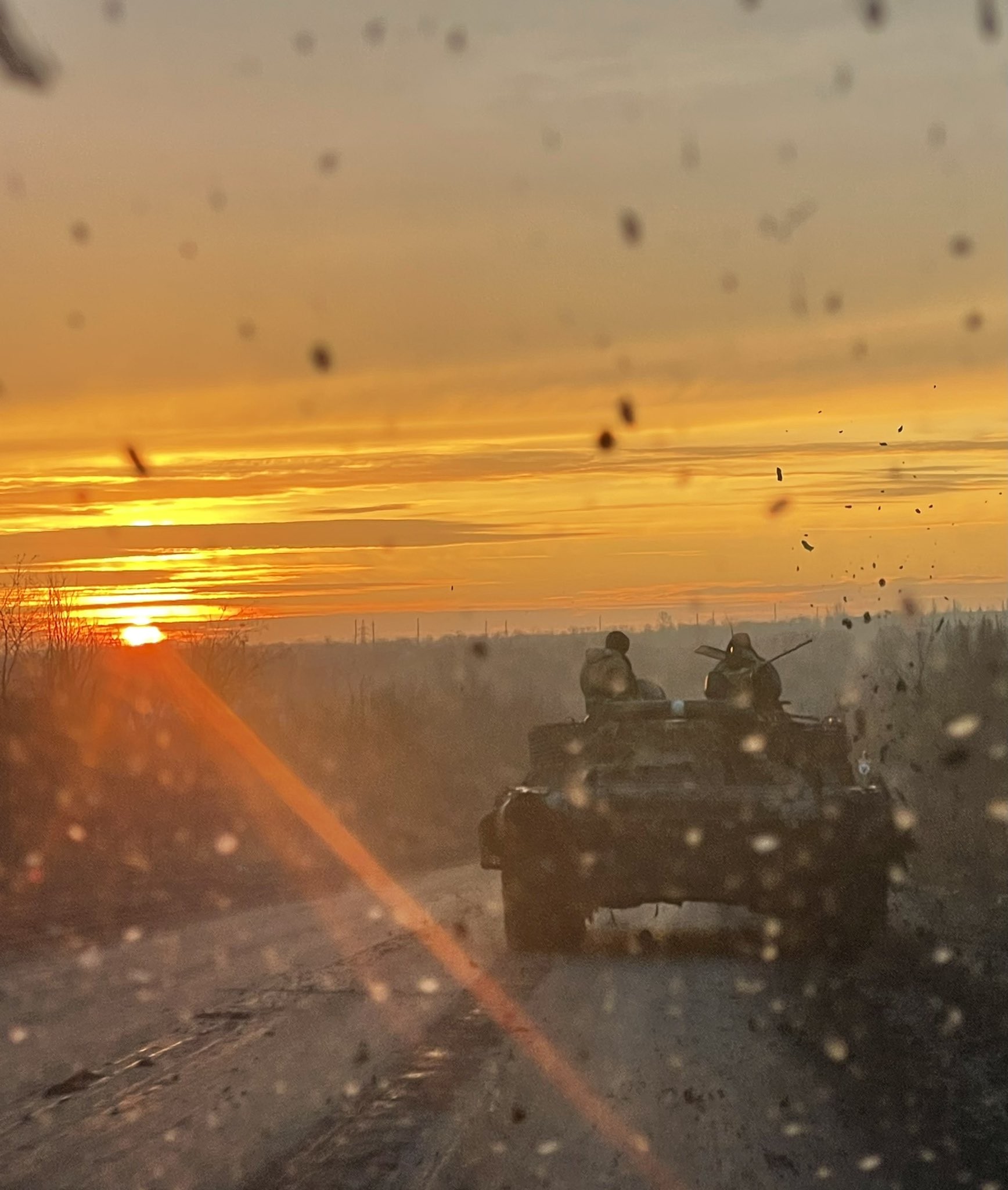 Росіяни наступають на двох напрямках, українці відбили атаки біля 12 населених пунктів, - Генштаб