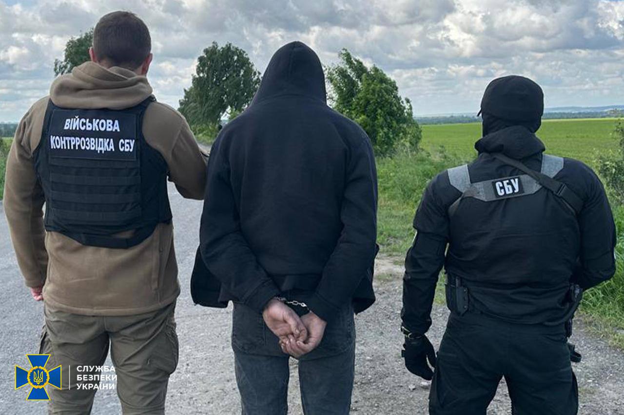Готував ракетні удари по аеродромах на заході України: затримали 24-річного агента РФ