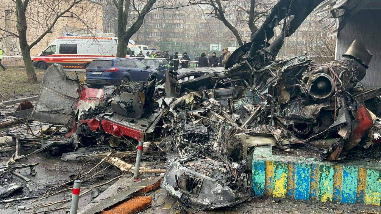 СБУ розглядає три версії причин падіння гелікоптера у Броварах
