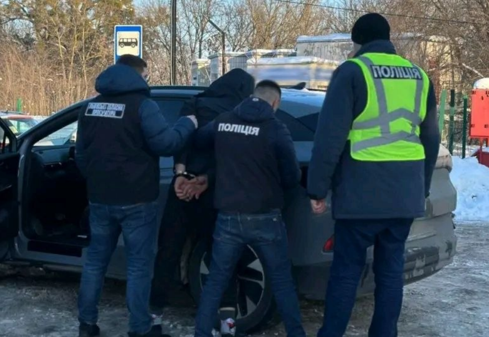 "Квиток" до Молдови за $10 тис.: на Львівщині судитимуть організатора схеми
