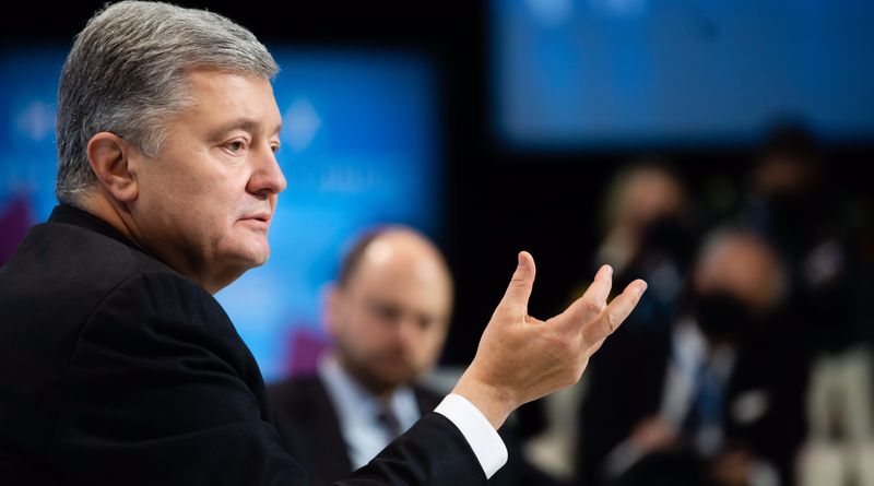 Порошенко розповів, що приїде в Україну в січні. ДБР його чекає післязавтра