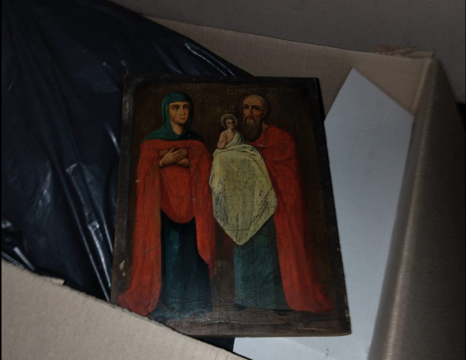 На Львівщині на кордоні в «Шегинях» виявили унікальну ікону серед речей пасажирів