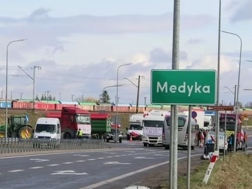 Польські фермери знову планують блокувати рух на кордоні з Україною