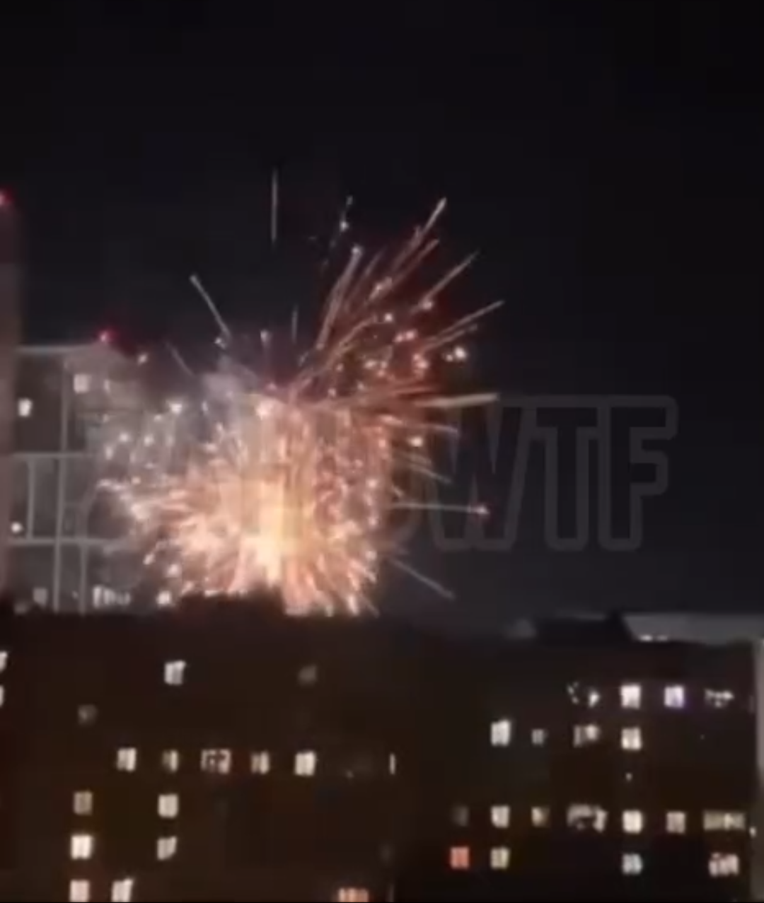 У Львові на Сихові запустили феєрверки