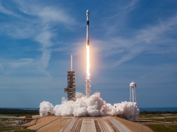 SpaceX запустила український супутник. Трансляція, як це було
