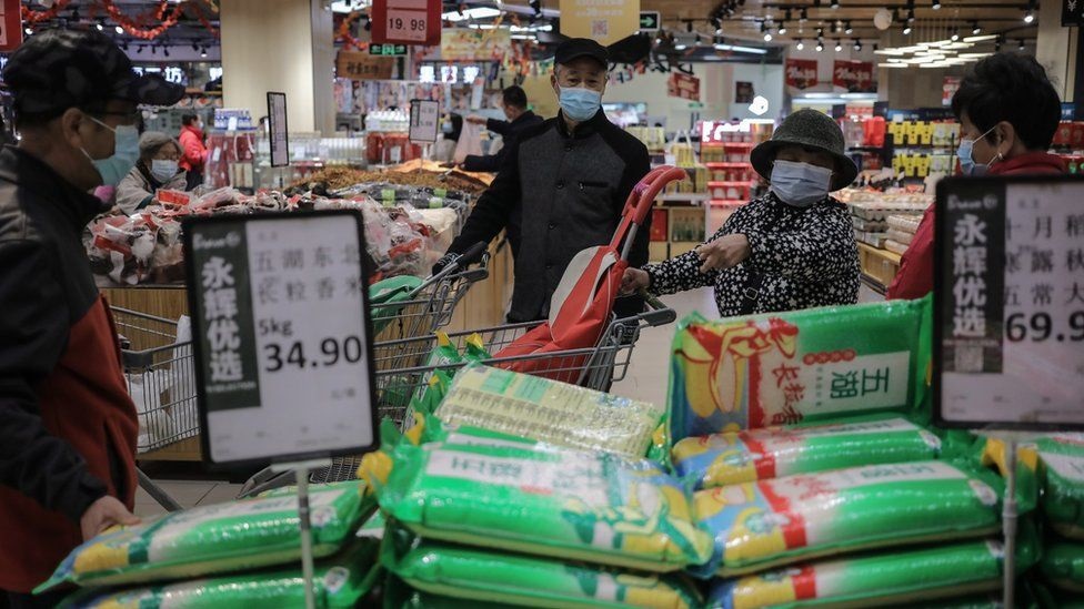 Китайська влада закликає людей запасатися продуктами на випадок надзвичайної ситуації