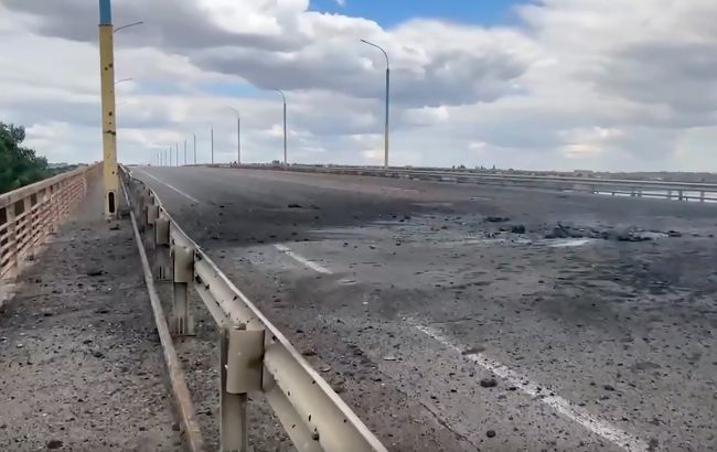 Антонівський міст: повністю не зруйнований, але рух перекрили (оновлено)