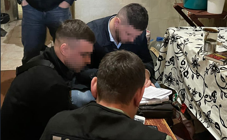 У Львівській області в’язень видурив у чоловіка 21 тисячу гривень