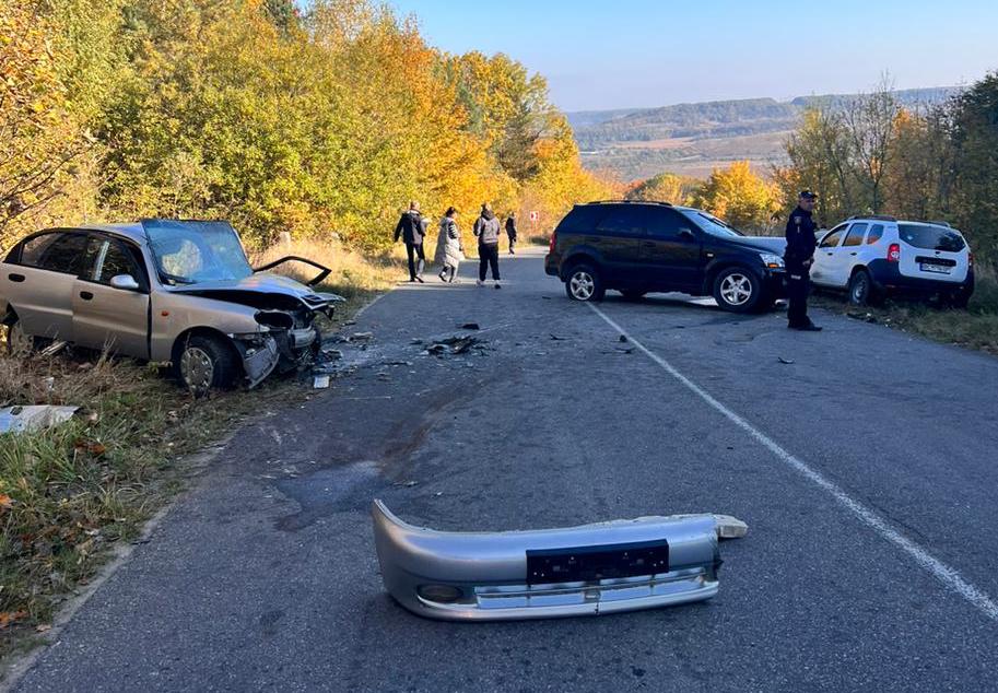 Через зіткнення автівок на Львівщині травмувалися двоє людей