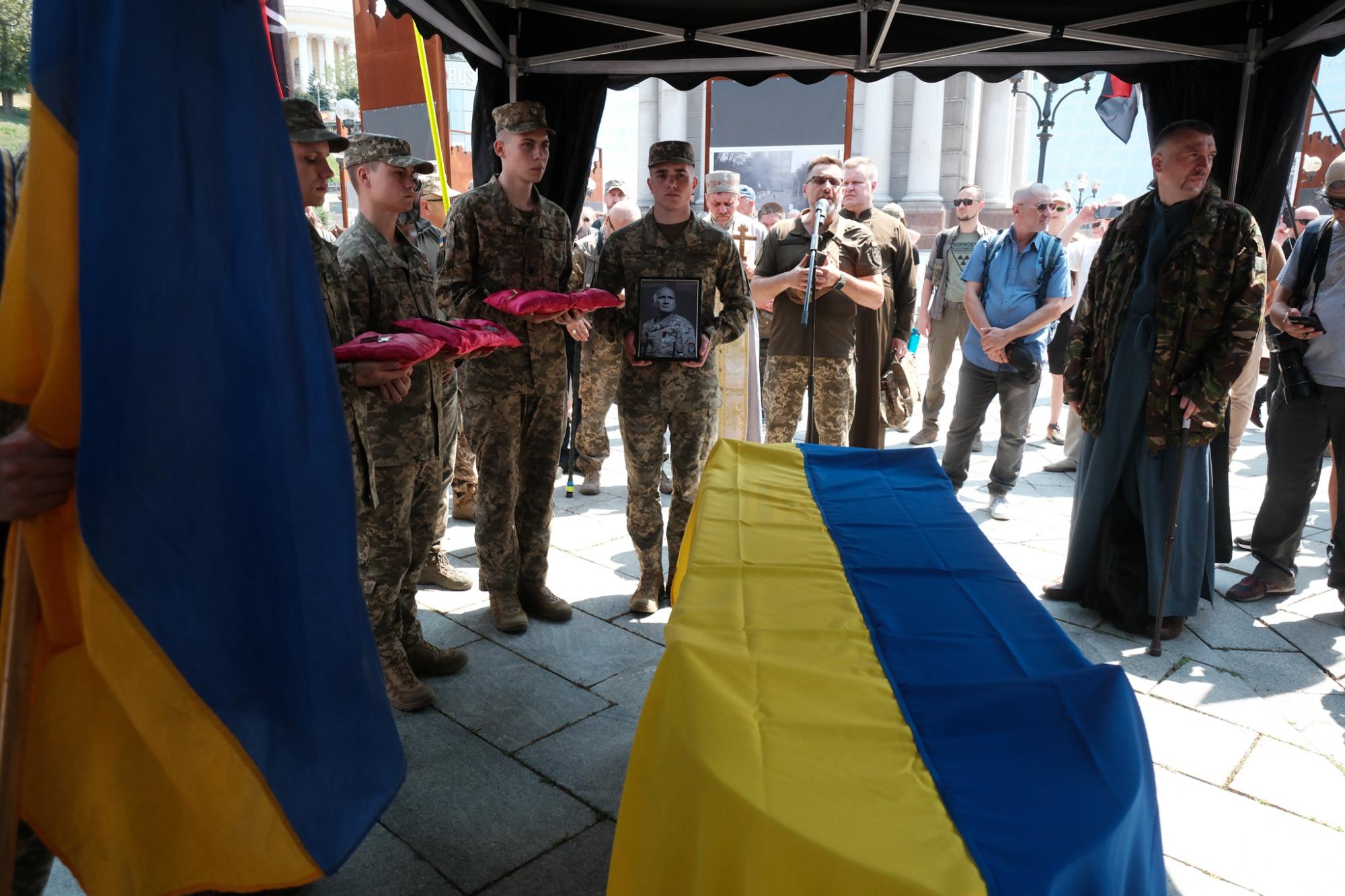 Як у Києві прощалися з комбатом ОУН Миколою Коханівським (фоторепортаж)