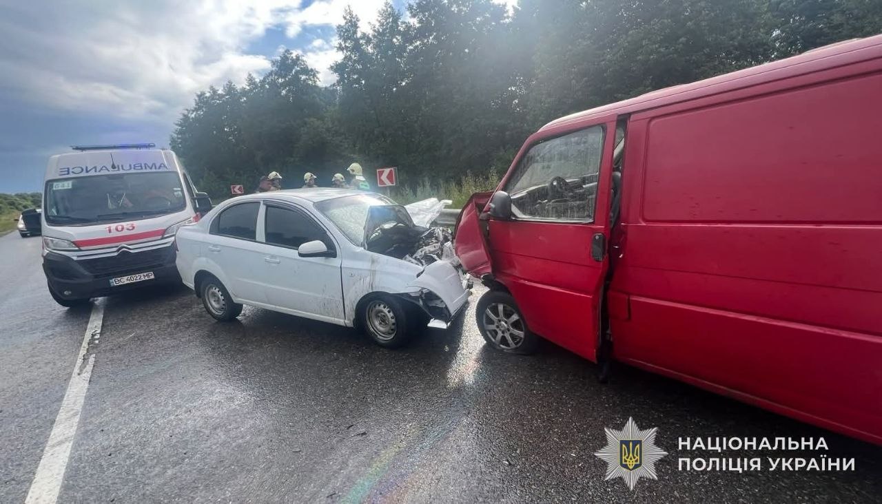 Смертельна автотроща на Львівщині: з'явилися фото