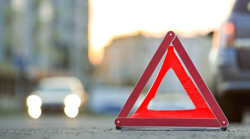 Смертельна ДТП на Львівщині: 75-річний водій загинув, врізавшись у дерево