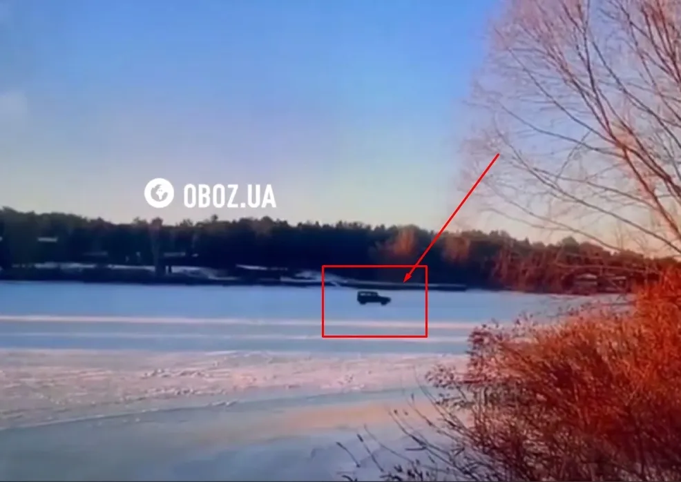 На Київському морі позашляховик з людьми провалився під кригу та затонув (відео)