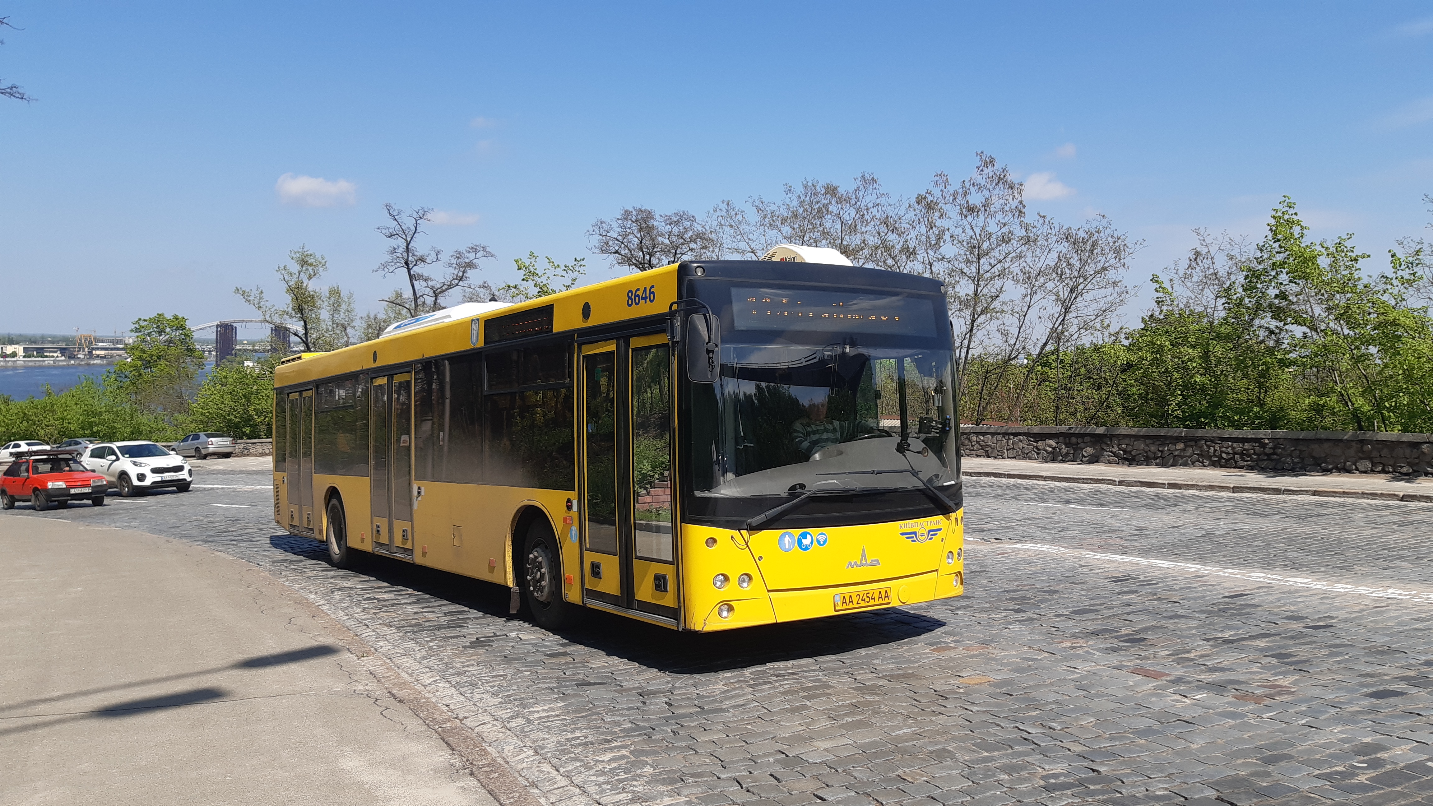 У Києві запускають два нових автобусних маршрути
