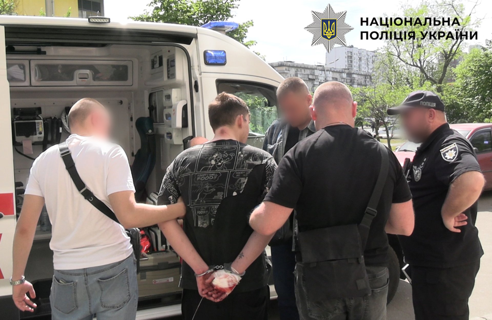 Страшна загибель у Києві: хлопець втікав від вбивці і випав з вікна багатоповерхівки (фото)