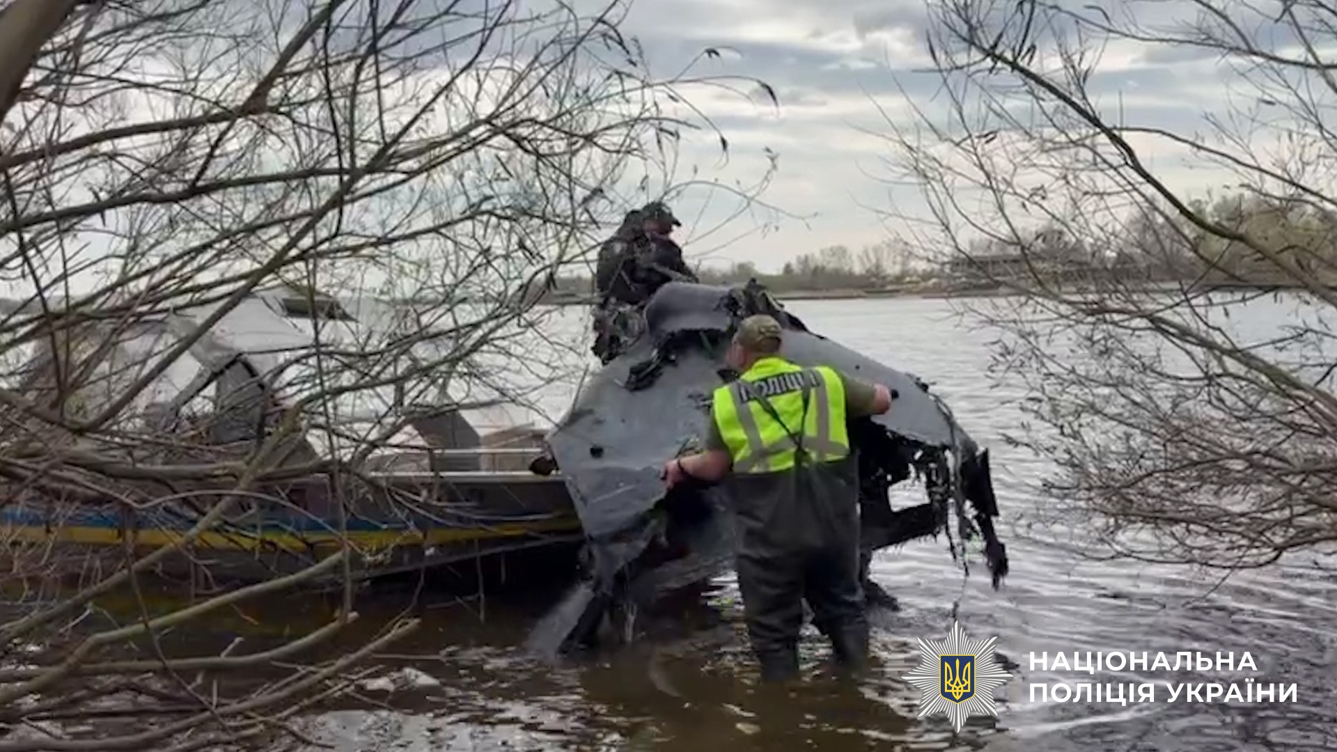 У Києві в Дніпрі виловили шахед із нерозірваною бойовою частиною (фото, відео)