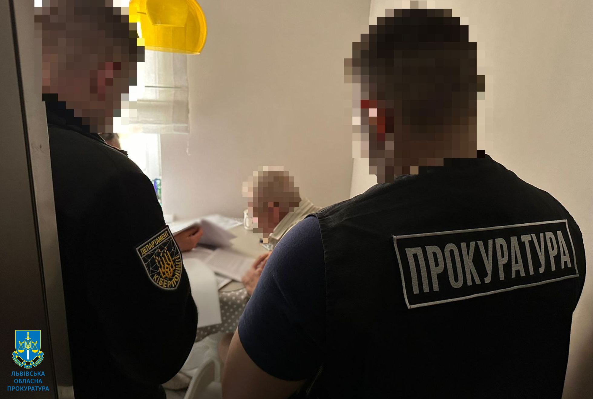 Інтерактивна схема: посадовця Трускавецької міськради підозрюють у розкраданні понад пів мільйона гривень на техніці для шкіл