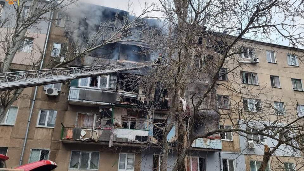Внаслідок обстрілу Миколаєва є постраждалі та загиблий