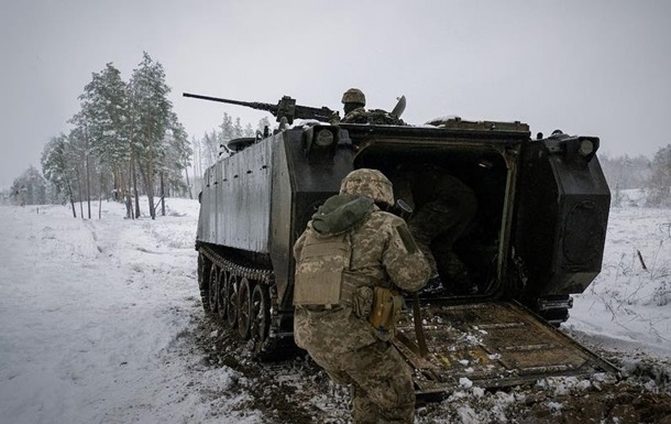 Ліквідували понад 900 окупантів, знищили 14 танків. Оновлені дані про втрати ворога