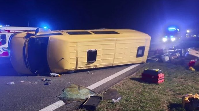 У Польщі перекинувся мікроавтобус з українцями. Загинула дитина