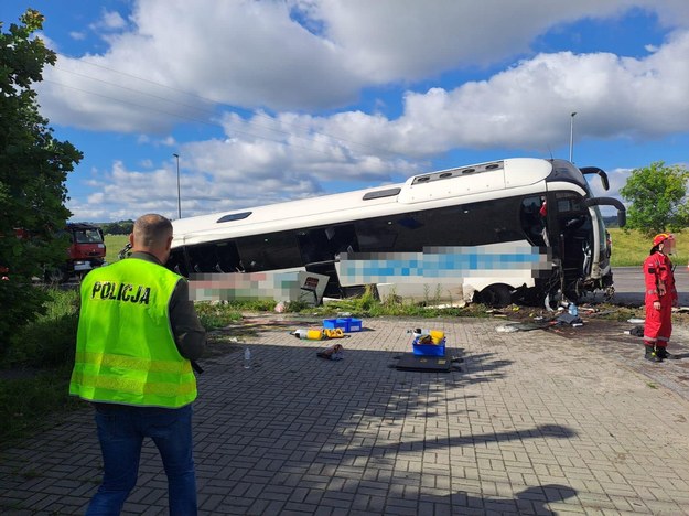 У Польщі автобус з українцями потрапив у ДТП: багато постраждалих, серед них діти
