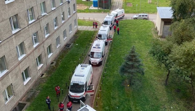 Якщо темпи поступлень збережуться, місць не вистачатиме, - ситуація у львівській «швидкій»