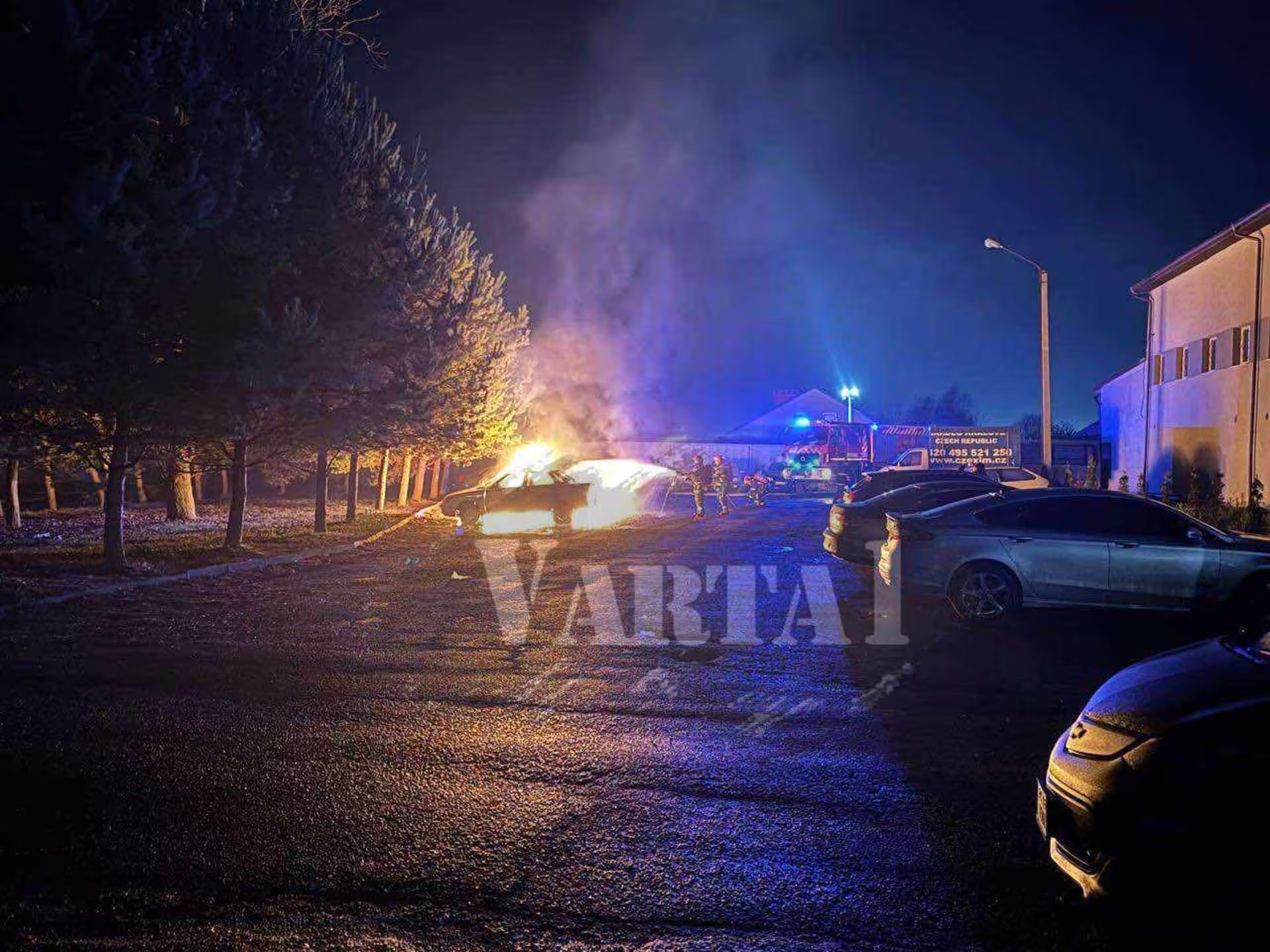 У Львові згорів автомобіль поліції: що відомо