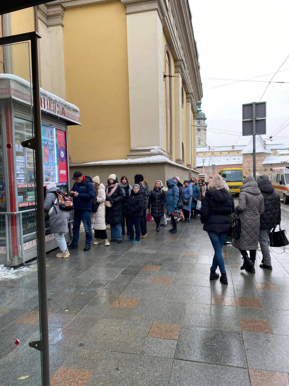 Перший день "е-квитка": львів'яни діляться емоціями про нову оплату за проїзд