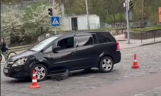 У центрі Львова сталася ДТП: рух ускладнений (ВІДЕО)
