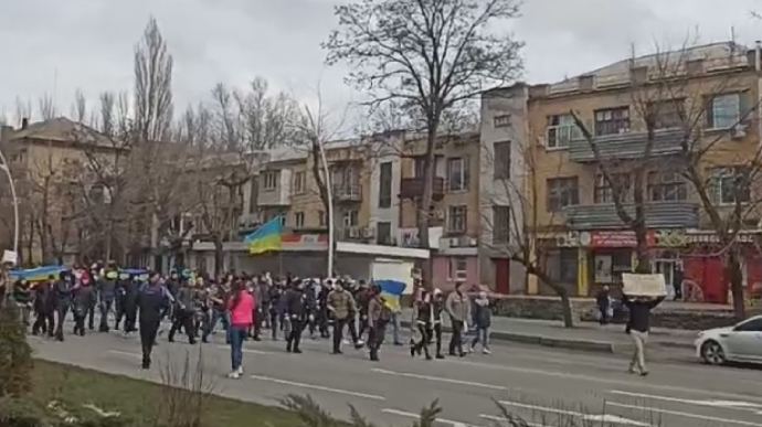 У Херсон завозять "масовку" для псевдомітингу за дружбу з окупантом
