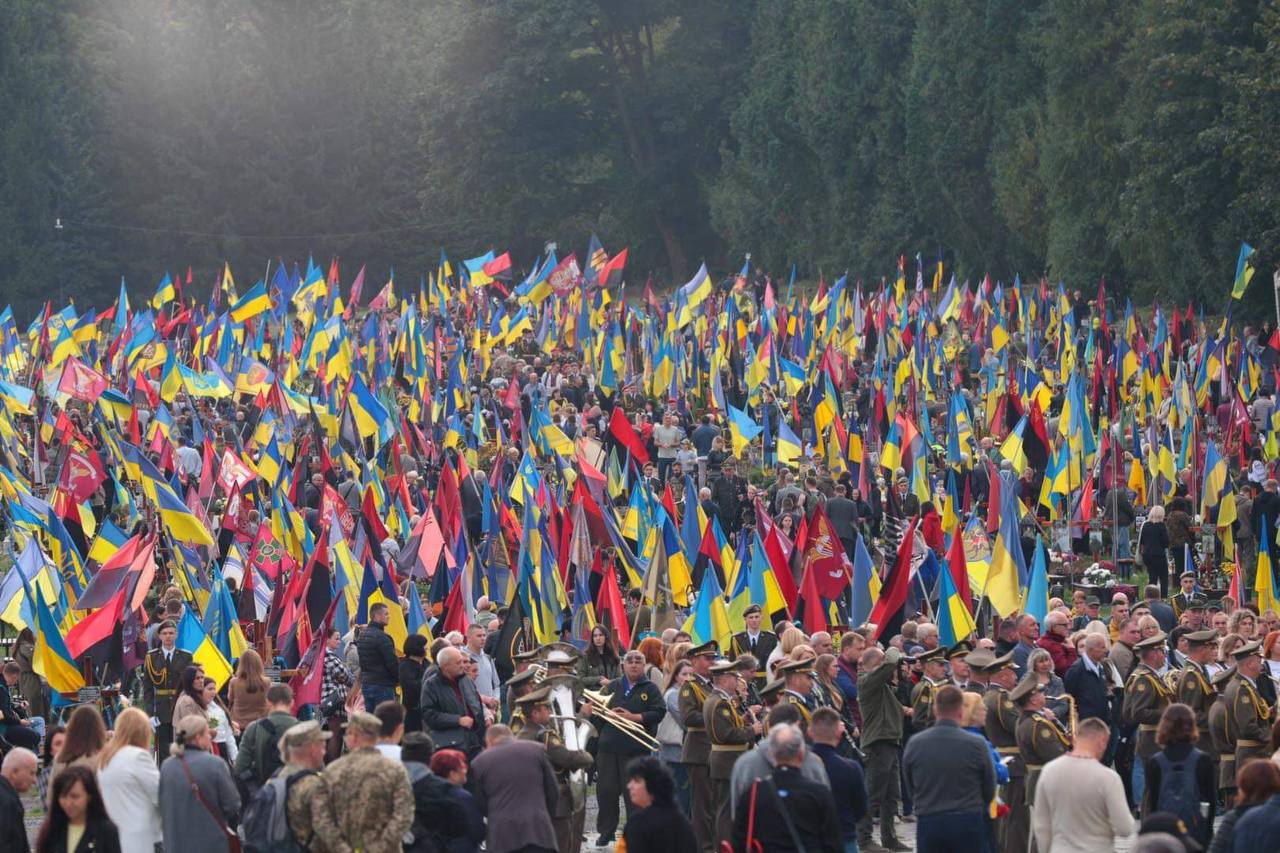 Як зупинився Львів: містяни долучилися до загальнонаціональної хвилини мовчання