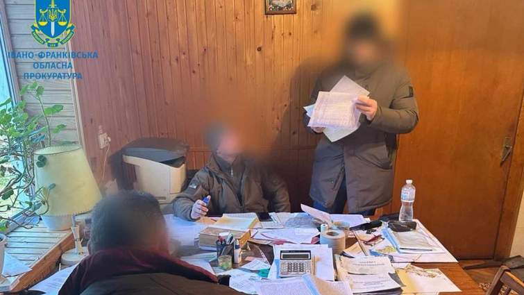 У нацпарку "Гуцульщина" з дозволу керівників незаконно зрубали понад 600 дерев