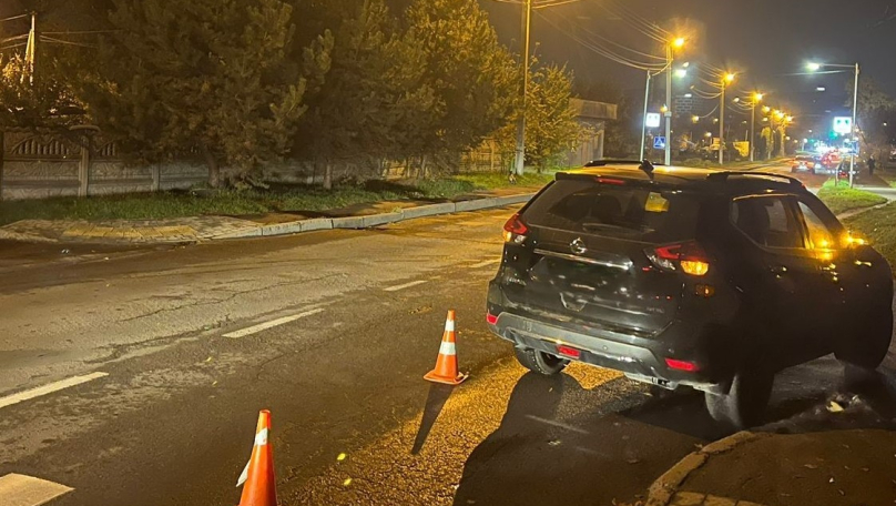 У Львові водійка Nissan заднім ходом наїхала на 68-річну жінку
